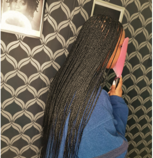 Featured image of post Knotless Waist Length Box Braids Length Chart : Box braids can be spotted easily by their somewhat boxy, squared off divisions.